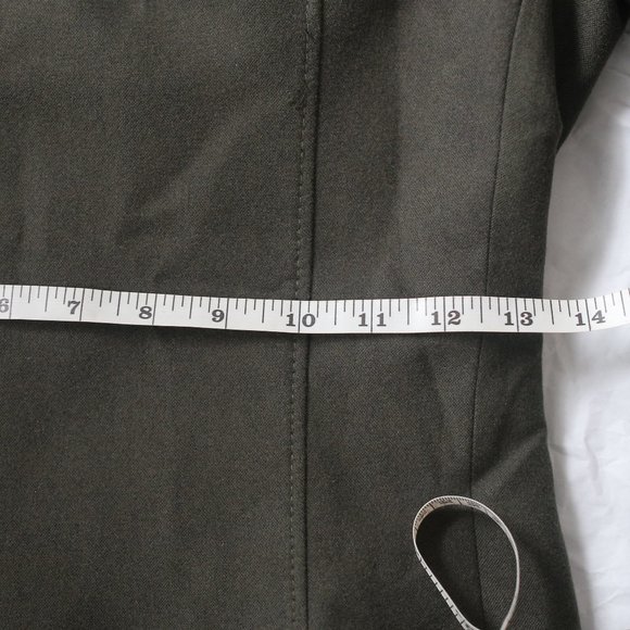 NWT TOPSTITCHED KHAKI SLIT TOP. - Picture 10 of 10